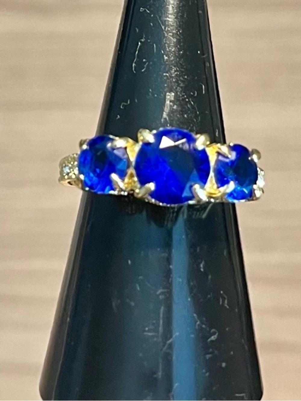 Gold-tone Blue Three-Stone Ring - Vibrant Sapphire Look
